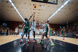 2. semifinále TIPOS SBL: BC Prievidza - Patrioti Levice 75:94 (Vladimír Králik)