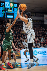 2. semifinále TIPOS SBL: BC Prievidza - Patrioti Levice 75:94 (Vladimír Králik)