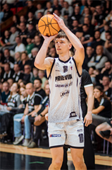 2. semifinále TIPOS SBL: BC Prievidza - Patrioti Levice 75:94 (Vladimír Králik)