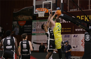 4. semifinále TIPOS SBL: BC Prievidza : Patrioti Levice 66:77 (Ladislav Szibilla)