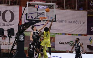 4. semifinále TIPOS SBL: BC Prievidza : Patrioti Levice 66:77 (Ladislav Szibilla)