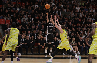 4. semifinále TIPOS SBL: BC Prievidza : Patrioti Levice 66:77 (Ladislav Szibilla)