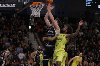 4. semifinále TIPOS SBL: BC Prievidza : Patrioti Levice 66:77 (Ladislav Szibilla)