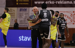 4. semifinále TIPOS SBL: BC Prievidza : Patrioti Levice 66:77 (Ladislav Szibilla)