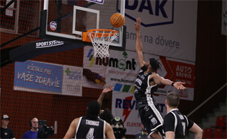 4. semifinále TIPOS SBL: BC Prievidza : Patrioti Levice 66:77 (Ladislav Szibilla)