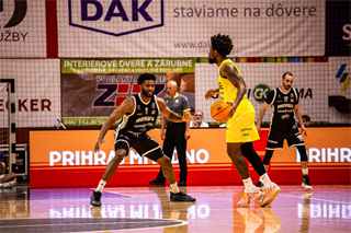 4. semifinále TIPOS SBL: BC Prievidza - Patrioti Levice 66:77 (Dávid Bakos, Michal Huba)