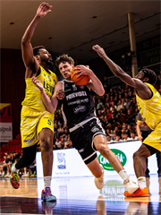 4. semifinále TIPOS SBL: BC Prievidza - Patrioti Levice 66:77 (Dávid Bakos, Michal Huba)