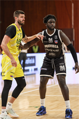 4. semifinále TIPOS SBL: BC Prievidza - Patrioti Levice 66:77 (Dávid Bakos, Michal Huba)