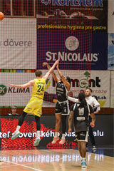 4. semifinále TIPOS SBL: BC Prievidza - Patrioti Levice 66:77 (Dávid Bakos, Michal Huba)