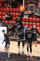 4. semifinále TIPOS SBL: BC Prievidza - Patrioti Levice 66:77 (Dávid Bakos, Michal Huba)
