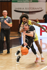 4. semifinále TIPOS SBL: BC Prievidza - Patrioti Levice 66:77 (Dávid Bakos, Michal Huba)