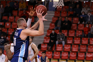 Baráž: BC Prievidza - MBK SPU Nitra 87:82 (foto: Ladislav Szibilla)