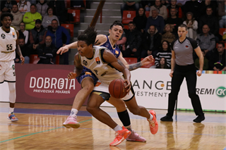 20. Kolo Niké SBL: BC Prievidza - Spišskí Rytieri 71:75 (foto: Ladislav Szibilla)