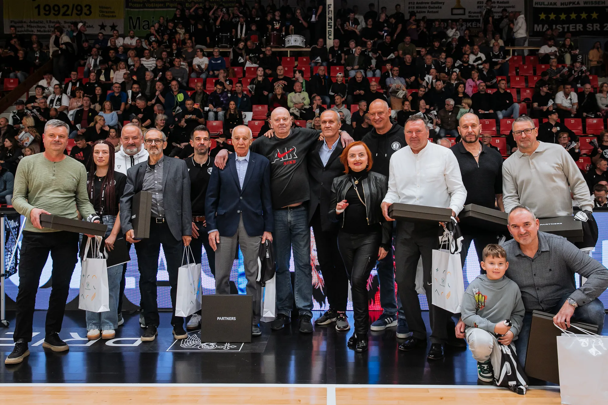 Ocenili sme legendy pri príležitosti 30. výročia majstrovského titulu 1 cibona 144 34383