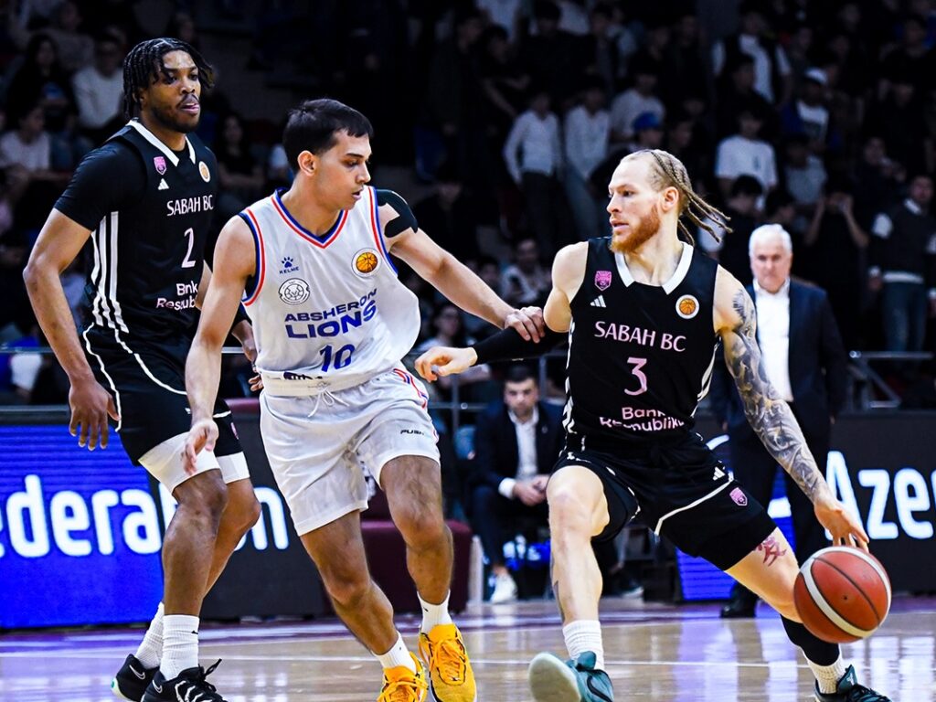 V pozadi byvaly hrac Prievidze Keith Jordan vo finalovom stretnuti proti Lions e1791217983948